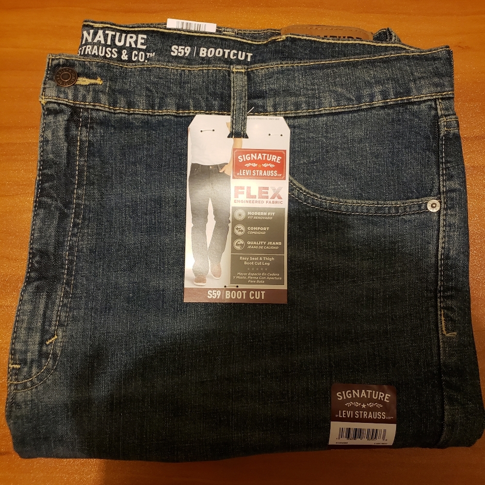 NEW Levi's Mens (44x32) S59 Bootcut Jeans